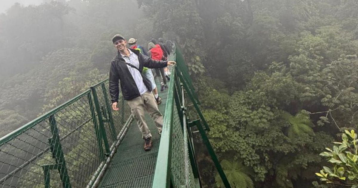 Costa Rica Coasts Differences and Similarities