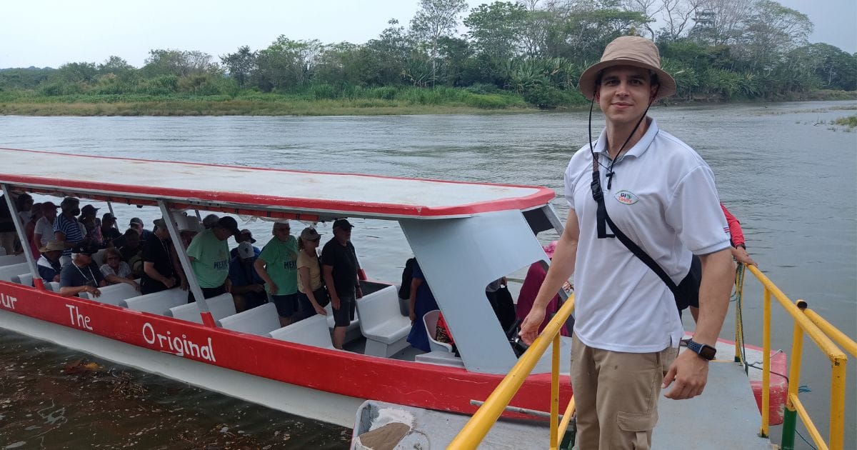 Costa Rica Coasts Differences and Similarities